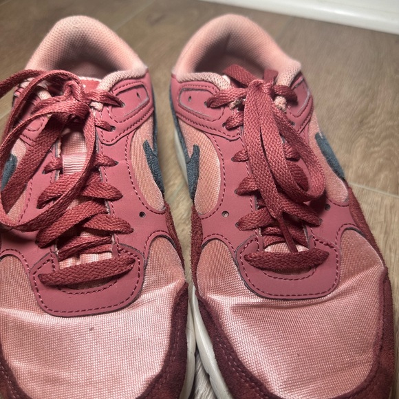 Shoes - Picture 8 of 13